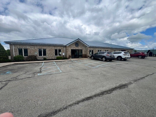 1415 Eisenhower Blvd, Johnstown, PA à vendre - Photo du bâtiment - Image 2 de 9