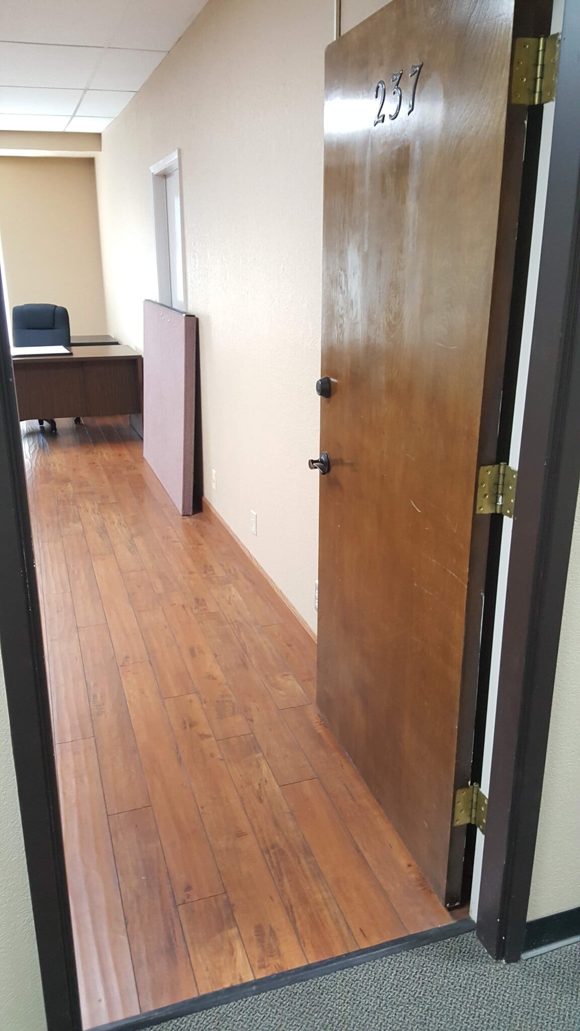 4047-4049 1st St, Livermore, CA for lease Interior Photo- Image 1 of 2