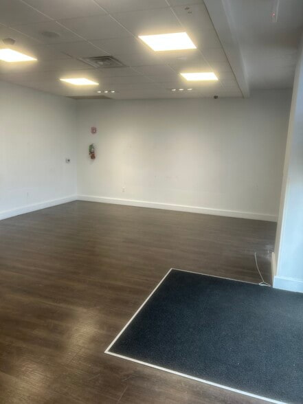 4025 Veterans Memorial Blvd, Metairie, LA à louer - Photo intérieure - Image 3 de 6