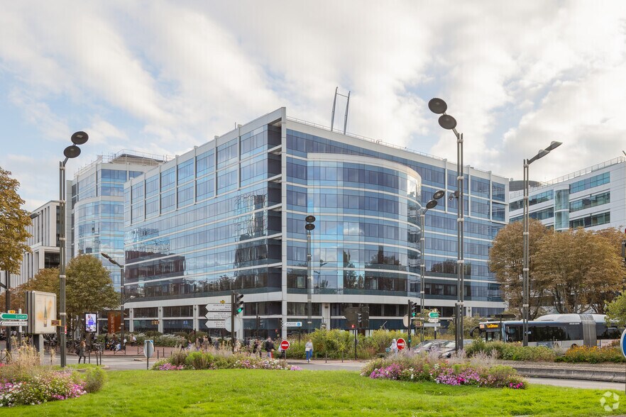 159 Rue Anatole France, Levallois-Perret à louer - Photo du bâtiment - Image 2 de 17