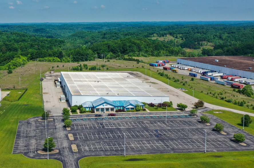 826 Eastpark Dr, Grayson, KY à vendre - Photo du bâtiment - Image 2 de 5