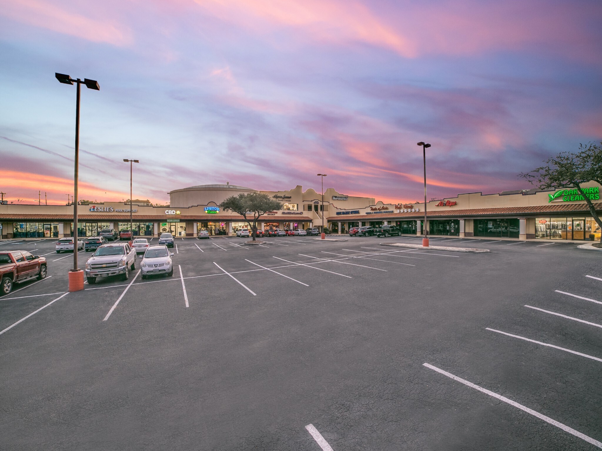 300 W Bitters Rd, San Antonio, TX à louer Photo du bâtiment- Image 1 de 11