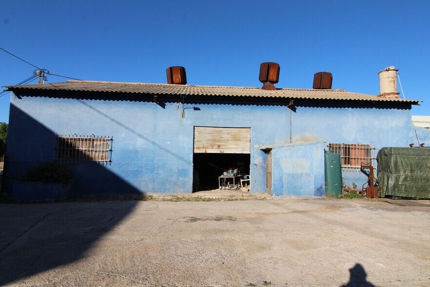 Industrial in Elche for sale - Building Photo - Image 2 of 18
