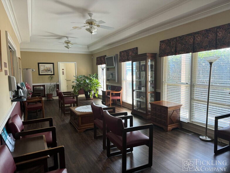 1217 Columbia Dr, Milledgeville, GA à vendre - Photo intérieure - Image 3 de 18