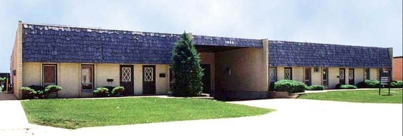 1025 Lunt Ave, Schaumburg, IL à louer - Photo du bâtiment - Image 1 de 3