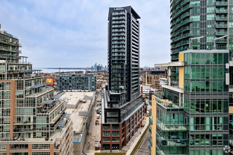 145-147 E Liberty St, Toronto, ON for lease - Building Photo - Image 2 of 5