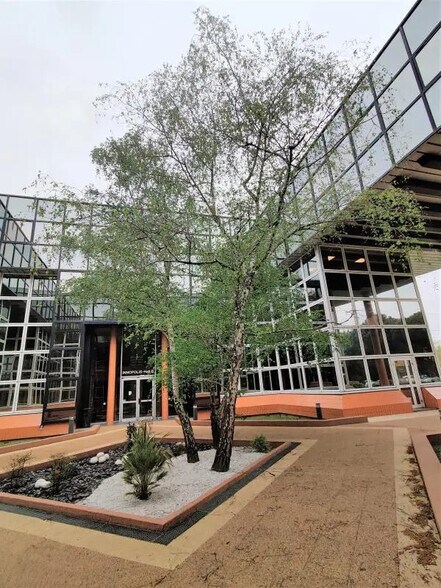 Bureau dans Labège à louer - Photo du bâtiment - Image 3 de 9