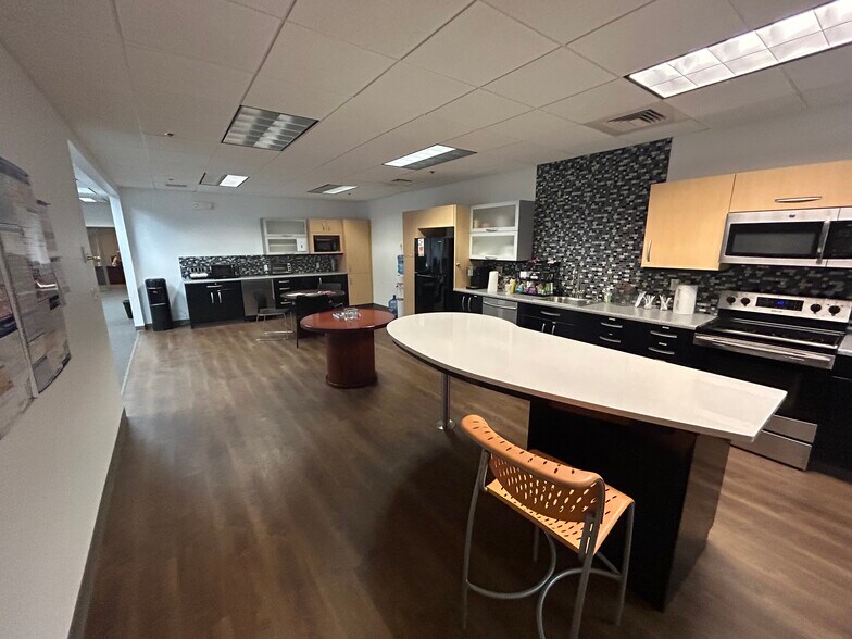 290 Vanderbilt Ave, Norwood, MA à louer - Photo intérieure - Image 3 de 10