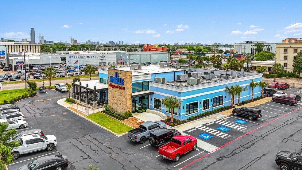 6501 SW Freeway, Houston, TX for sale - Building Photo - Image 1 of 14