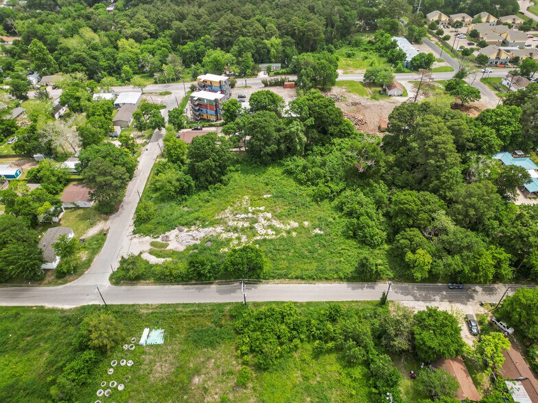 1405 Avenue E, Huntsville, TX à vendre - Photo du bâtiment - Image 3 de 11