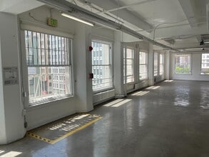 656 S Los Angeles St, Los Angeles, CA à louer Photo intérieure- Image 1 de 8