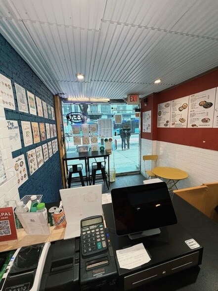 219-221 E 23rd St, New York, NY for lease - Building Photo - Image 3 of 5