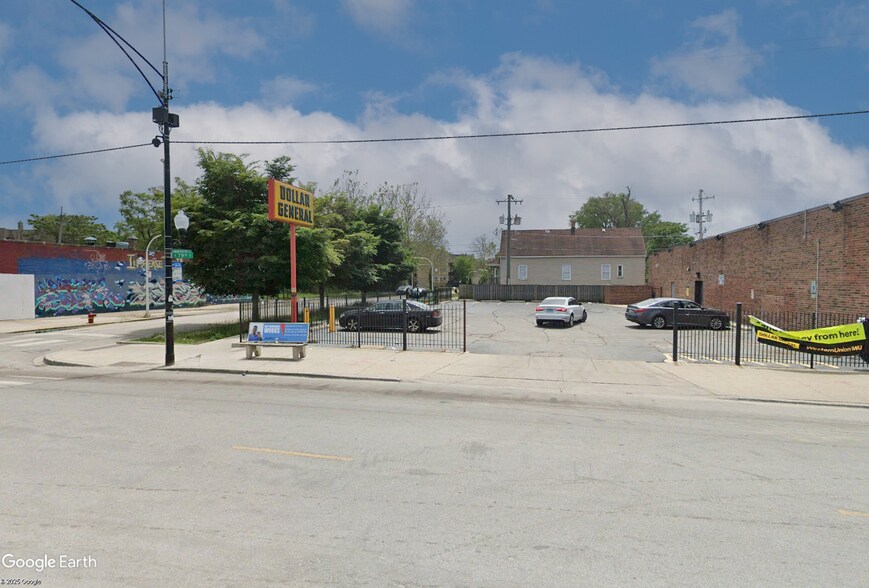 2649 E 79th St, Chicago, IL à louer - Photo du bâtiment - Image 2 de 9