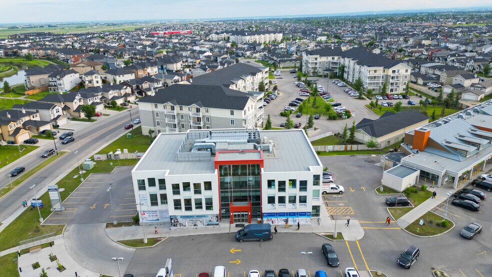 7171 80 Av NE, Calgary, AB à louer - Aérien - Image 3 de 24