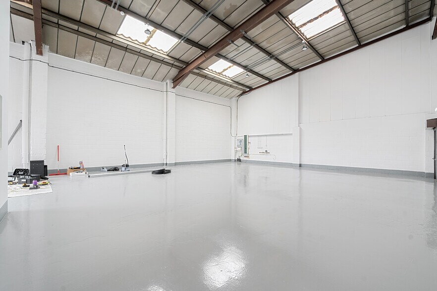 Unit 8 Barratt Way Way, Harrow à louer - Photo du bâtiment - Image 3 de 15