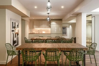 35 Rue De Monceau, Paris for lease Interior Photo- Image 1 of 3