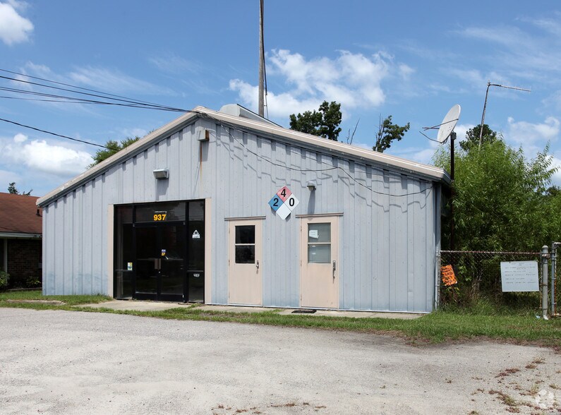 937 N Brightleaf Blvd, Smithfield, NC for sale - Building Photo - Image 2 of 7