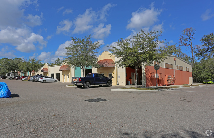 7064 Sampey Rd, Groveland, FL for lease - Primary Photo - Image 1 of 38