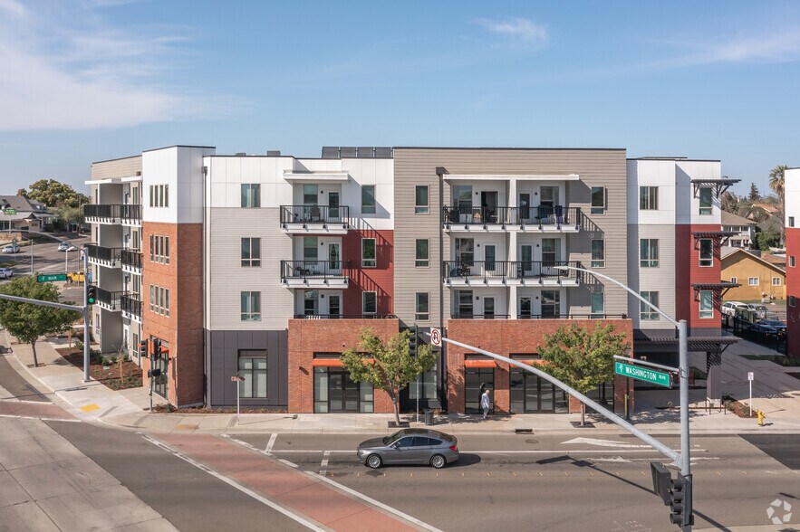 140 Main St, Roseville, CA à louer - Photo du bâtiment - Image 3 de 10