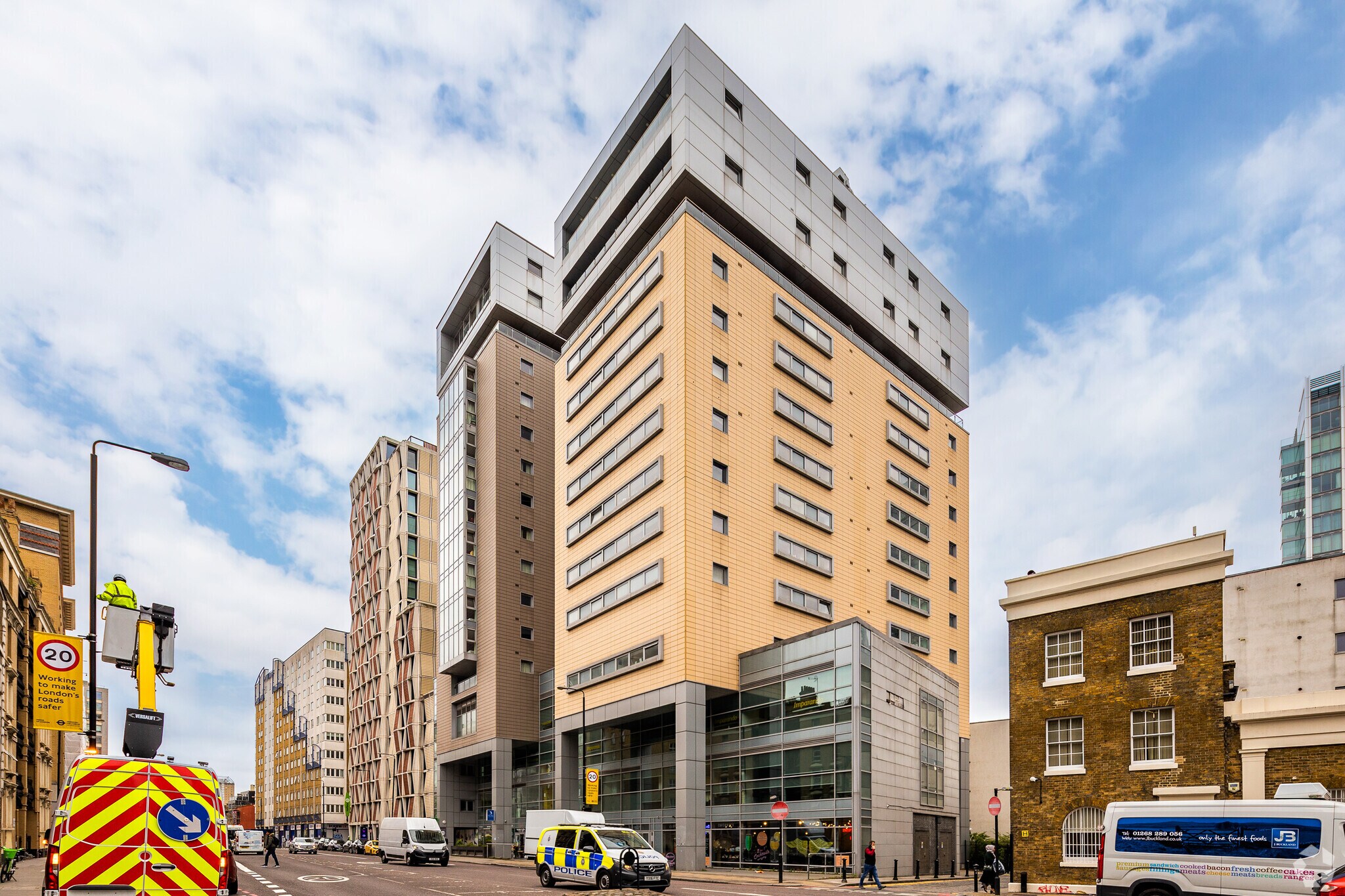 52-58A Commercial Rd, Londres à louer Photo du bâtiment- Image 1 de 18