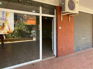 Plus de détails pour Multi-résidentiel à vendre