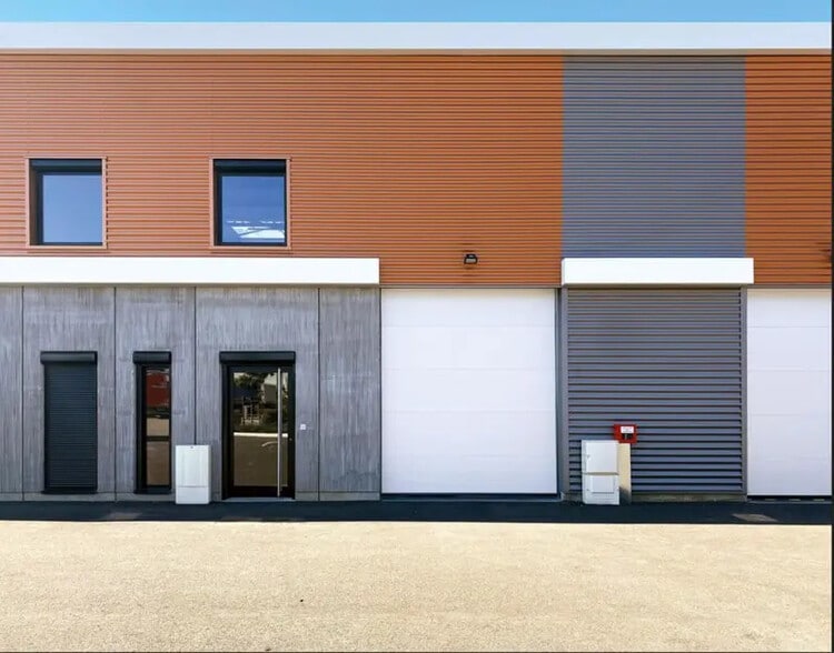 165 Avenue Henri Schneider, Meyzieu for lease - Building Photo - Image 1 of 10