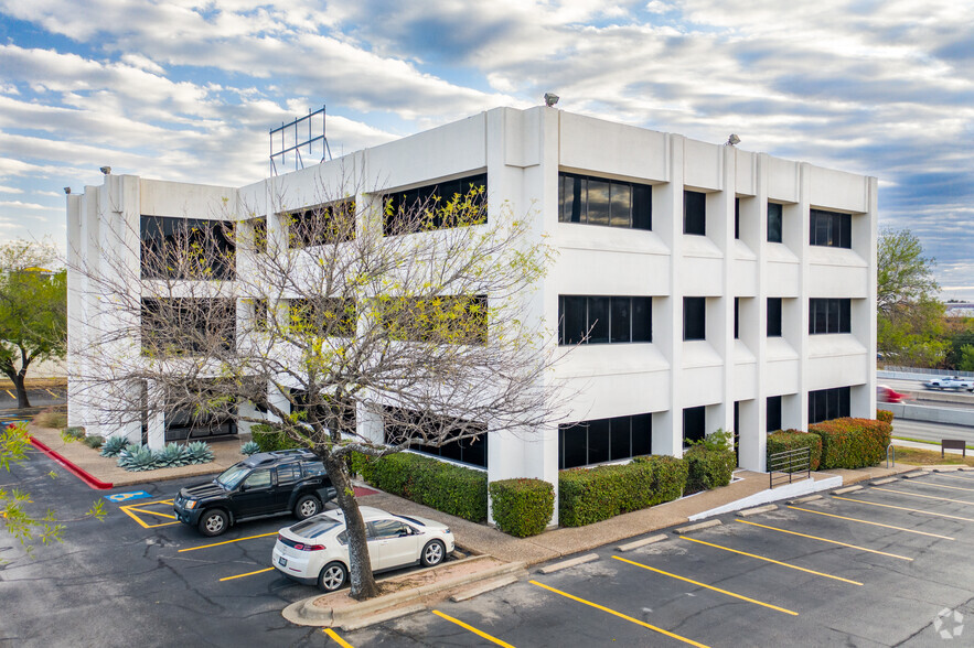 2512 S Interstate 35 S, Austin, TX à vendre - Photo principale - Image 1 de 8