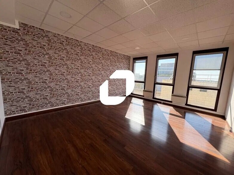 Bureau dans Montigny-le-Bretonneux à louer - Photo intérieure - Image 3 de 7