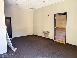 1700 Main St, Washougal, WA for lease Interior Photo- Image 2 of 5
