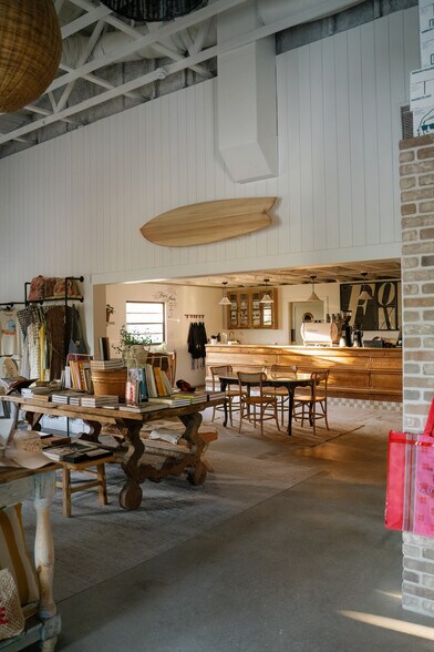 12304 Cortez Rd, Cortez, FL à vendre - Photo du bâtiment - Image 3 de 27