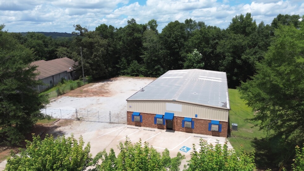 2225 Jason Industrial Pky, Winston, GA for lease - Building Photo - Image 2 of 8