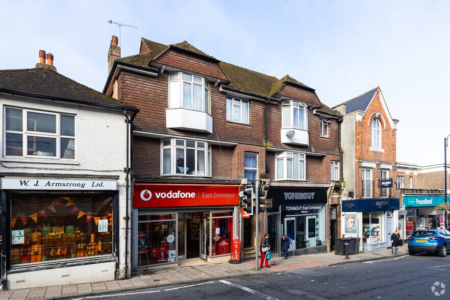14-16 London Rd, East Grinstead à vendre - Photo du bâtiment - Image 3 de 10