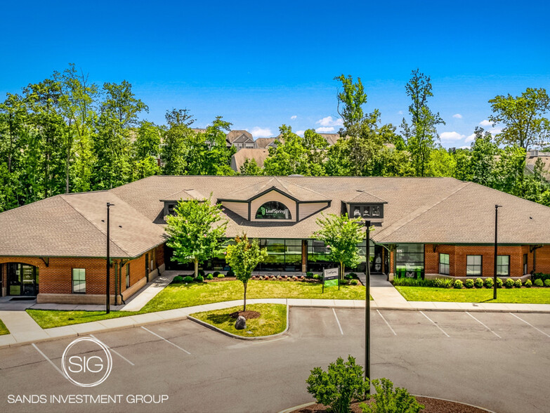 825 Charter Colony Pky, Midlothian, VA for sale - Primary Photo - Image 1 of 1