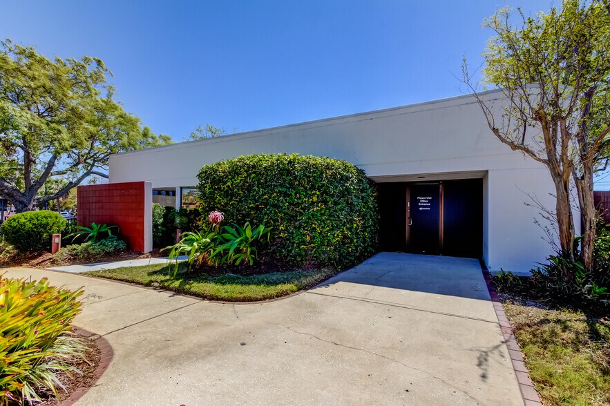 7603 Seminole Blvd, Seminole, FL for sale - Building Photo - Image 2 of 41