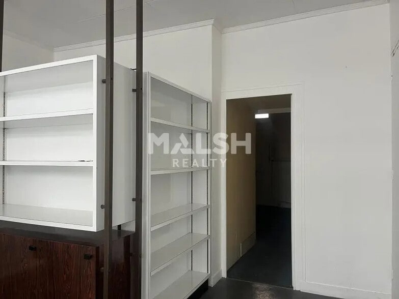 Retail in Lyon for lease - Interior Photo - Image 3 of 5