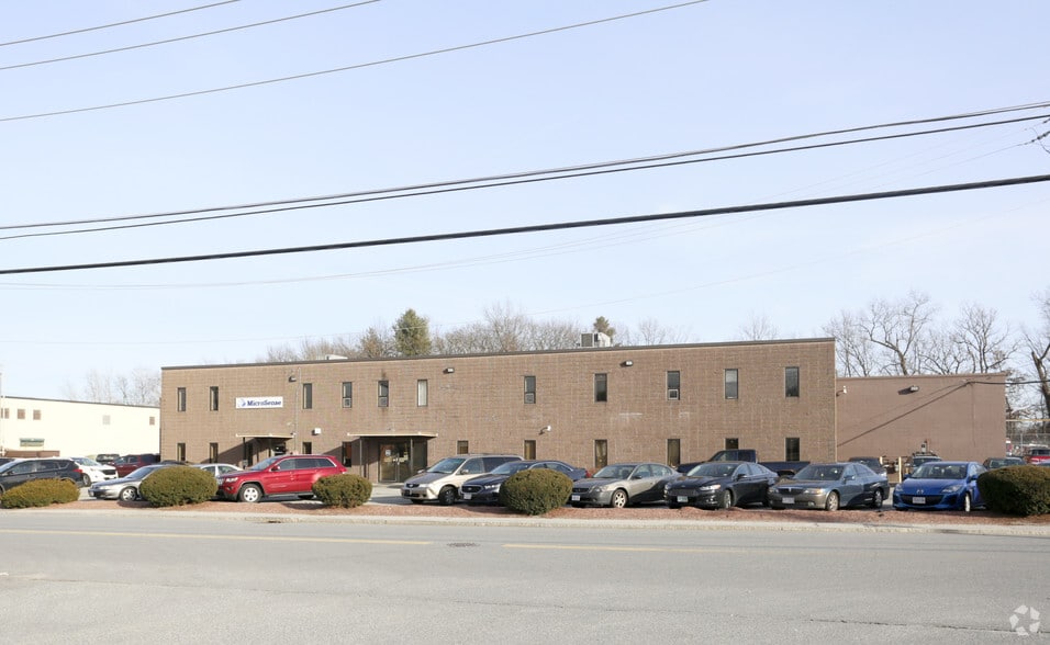 205 Industrial Ave E, Lowell, MA à louer - Photo du bâtiment - Image 1 de 7