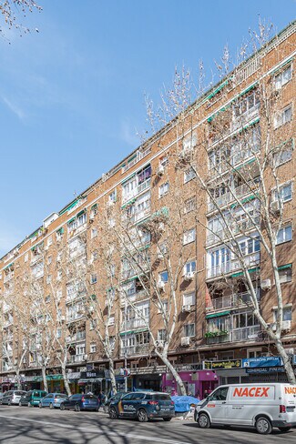 Plus de détails pour Commerce de détail à louer