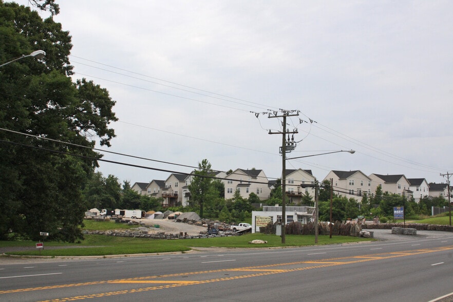9816-9824 Richmond Hwy, Lorton, VA for lease - Building Photo - Image 3 of 3