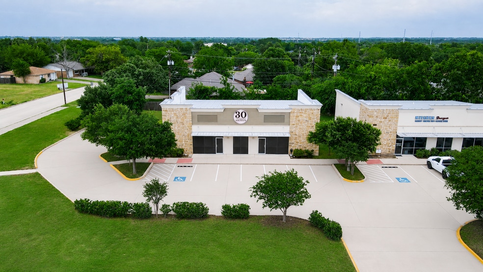 3016 E Villa Maria Rd, Bryan, TX for sale - Building Photo - Image 1 of 26