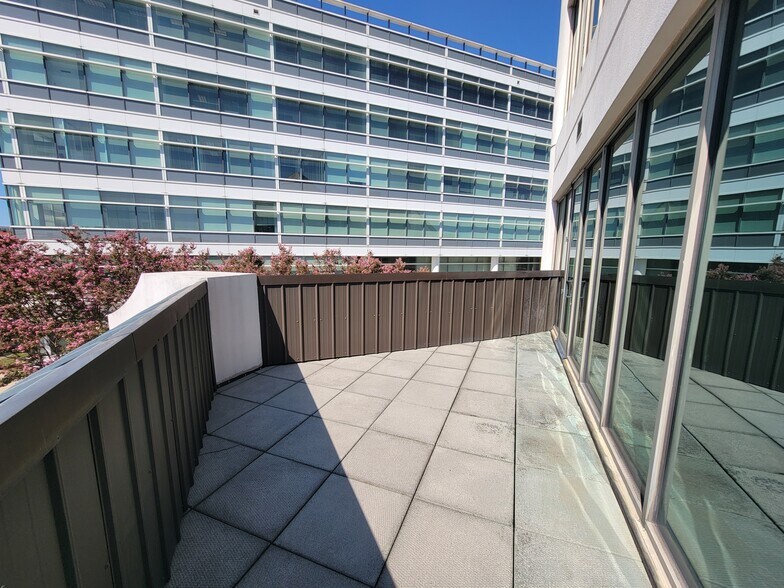 250 W First St, Winston-Salem, NC à louer - Photo du bâtiment - Image 3 de 32