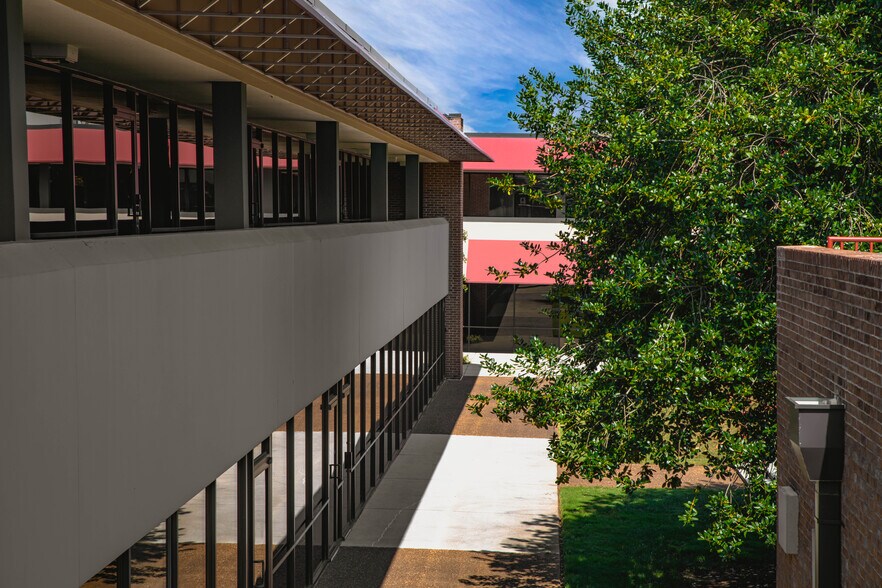 9050 Executive Park Dr, Knoxville, TN à louer - Photo du bâtiment - Image 3 de 13