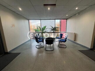 Plus de détails pour Bureau, Local d'activités à louer