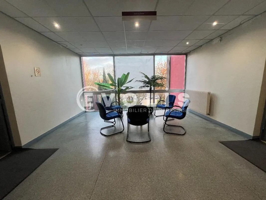 Flex in Croissy-Beaubourg for lease Lobby- Image 1 of 12