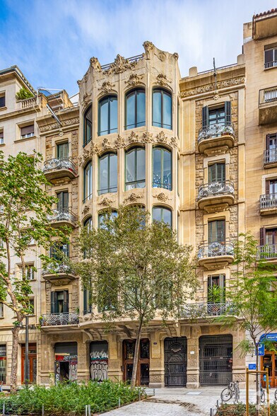 Carrer De Girona, Barcelona, Barcelona for lease - Primary Photo - Image 1 of 3