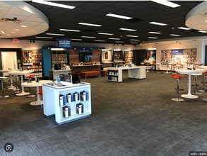 3915-3917 Main St, Flushing, NY for lease Interior Photo- Image 2 of 4