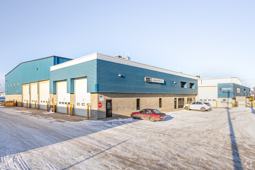 11650 156th St NW, Edmonton, AB à vendre - Photo du bâtiment - Image 3 de 3