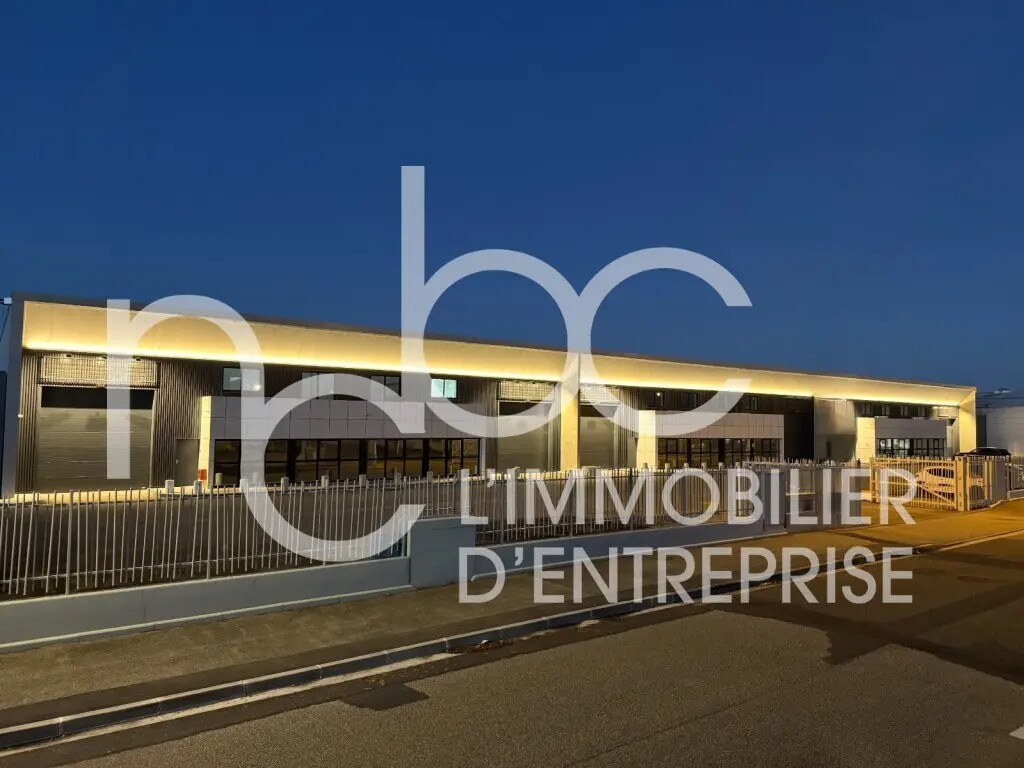 Flex in Vaulx-en-Velin for lease Building Photo- Image 1 of 13