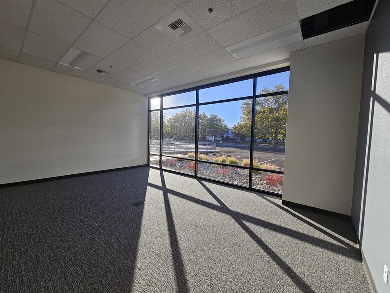 4910-4990 Longley Ln, Reno, NV for lease - Building Photo - Image 3 of 3