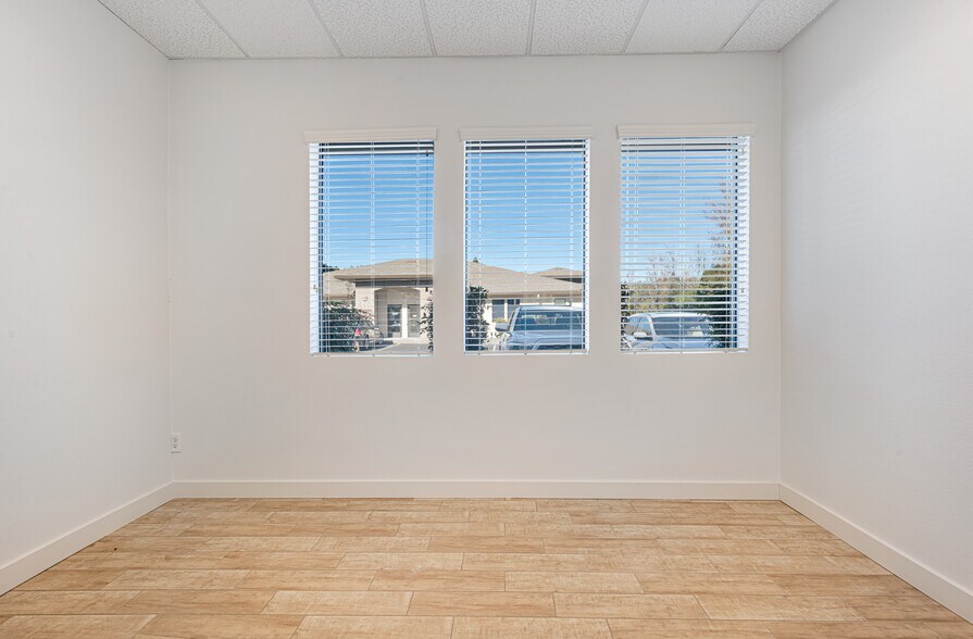 4865 Old Redwood Hwy, Santa Rosa, CA à louer - Photo du bâtiment - Image 3 de 19