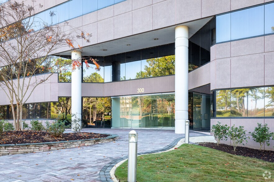 300 Corporate Pky, Birmingham, AL à louer - Photo du bâtiment - Image 2 de 6